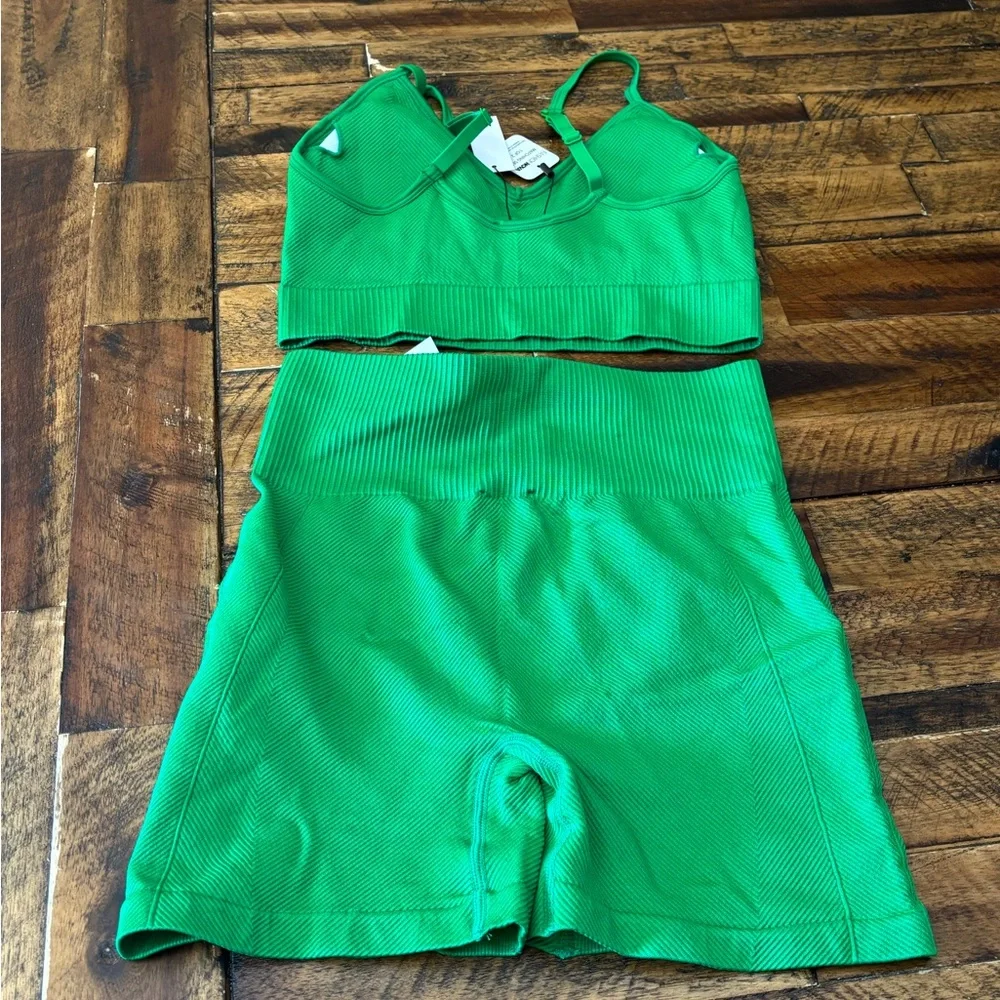 Fashion Nova Green Sports Bra and Shorts Set - Picture 5 of 7